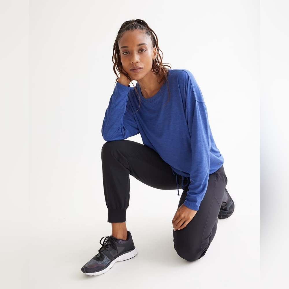 Hyba-Long-Sleeve Crew-Neck Tee with Drawcord - Picture 4 of 4